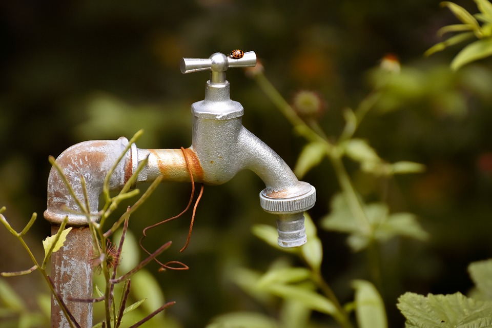 How to Replace a Leaky Outdoor Faucet