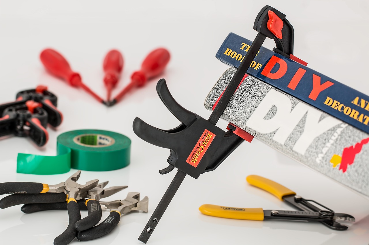 25 Must-Have Tools for DIY to Keep in Your Toolbox