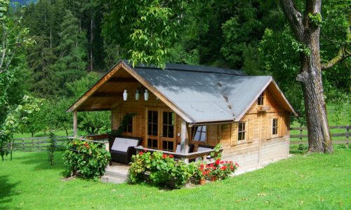 small wooden house 906912 1280